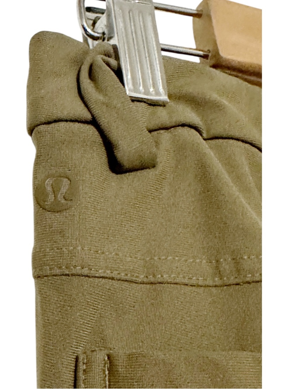 Lululemon Men's ABC Slim-Fit 5-Pocket
Warpstreme Pants Artifact Brown Size 28 - Picture 4 of 6